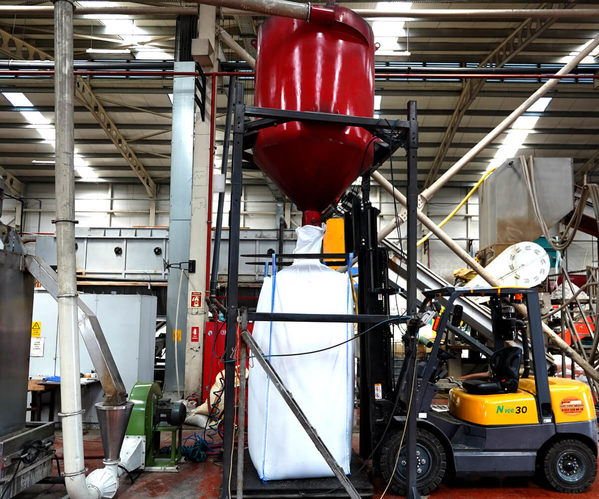 Recycling Granules in Blow Film